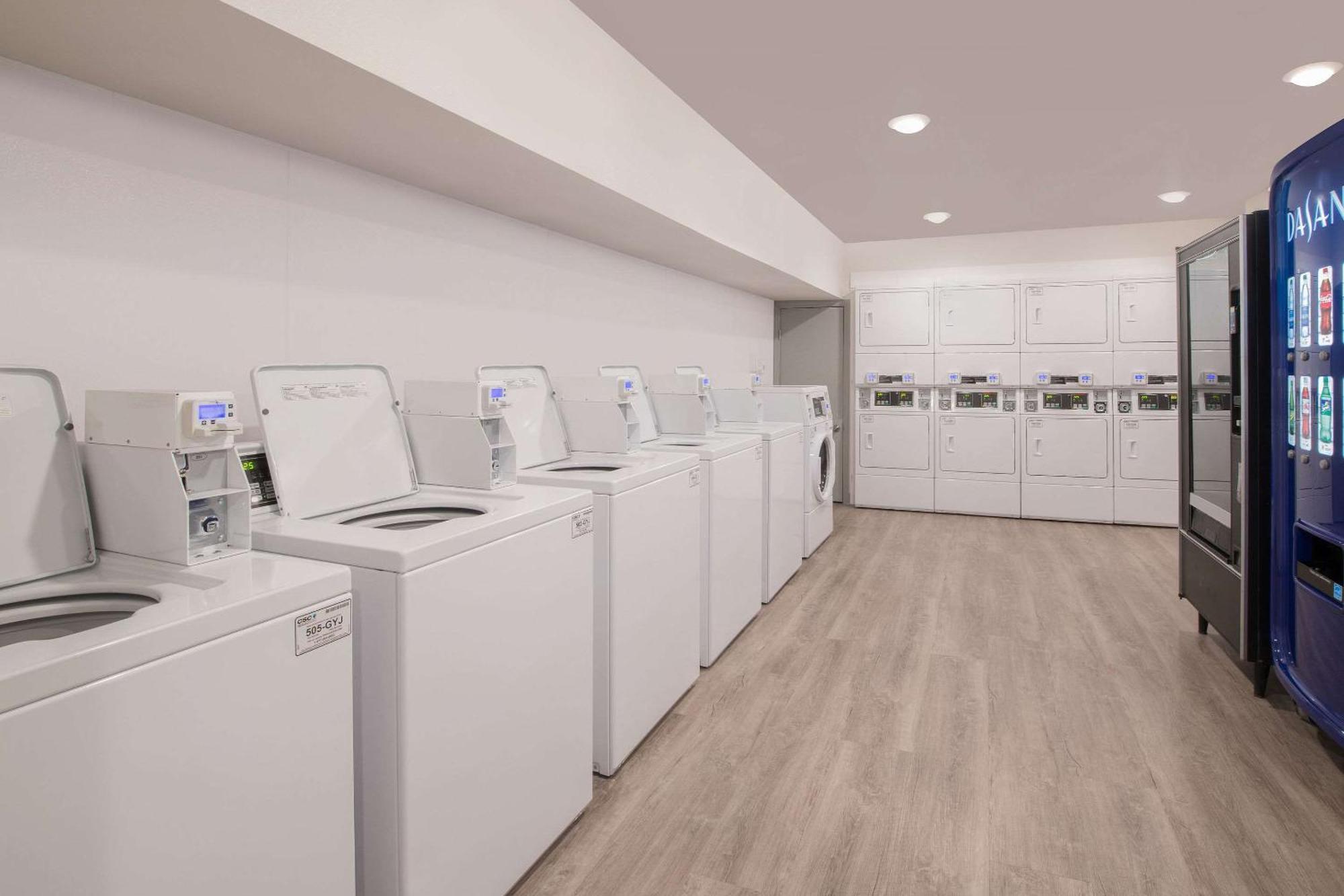 Woodspring Suites Savannah Пулер Екстер'єр фото